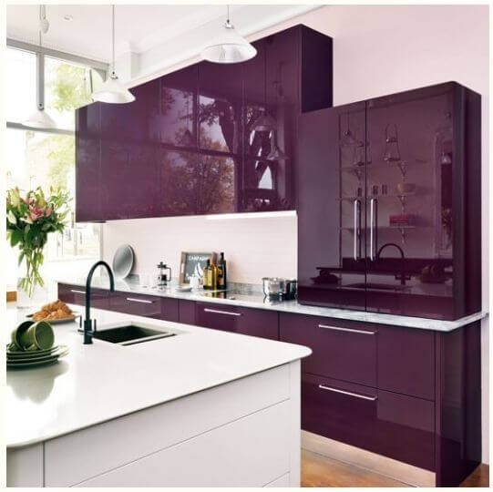 Ultra Violet para renovar la cocina con vinilo adhesivo